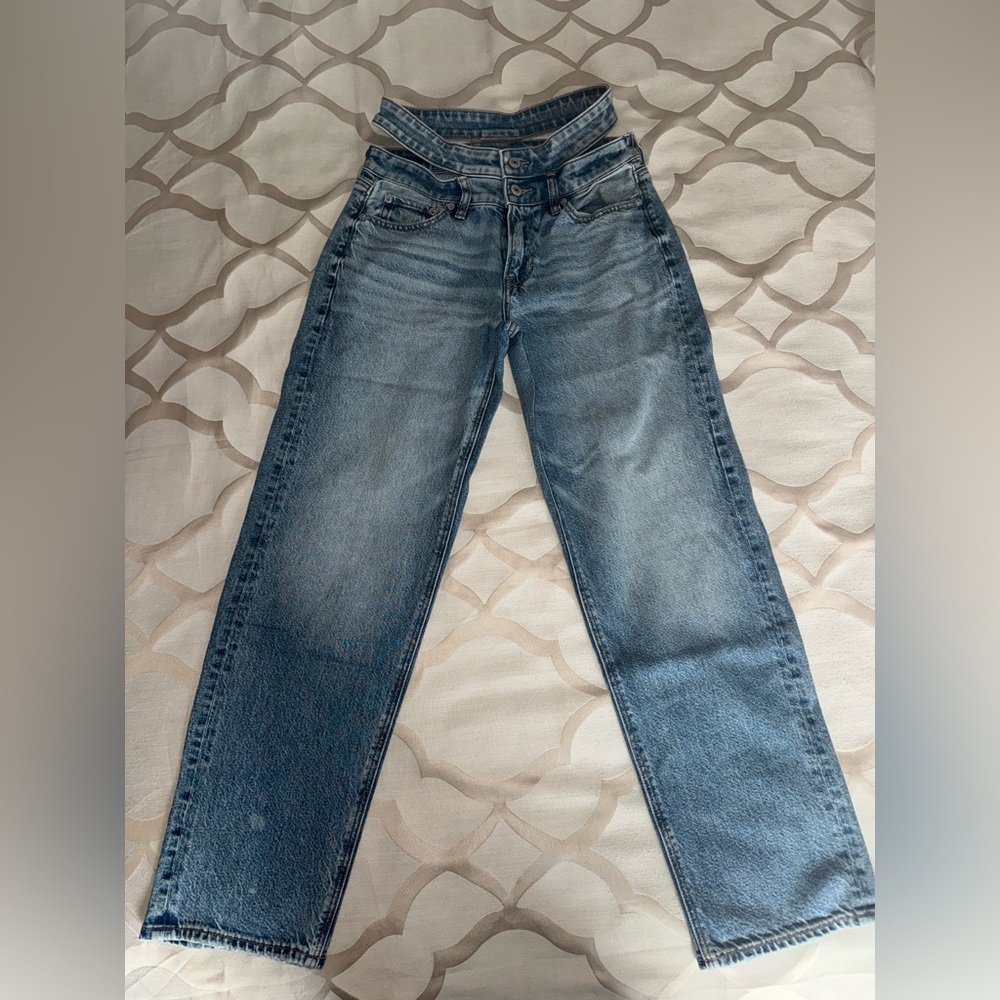 Brand New! Never worn, American Eagle Outfitters Light Blue Denim jeans